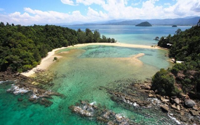 Sunborneo Island Resort