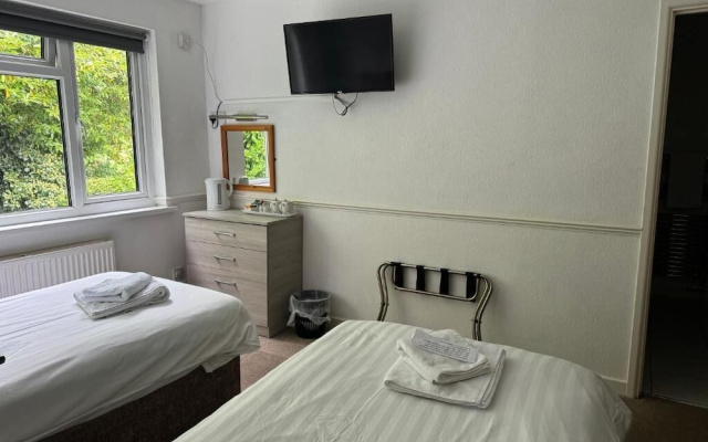 Cottage Court Hotel