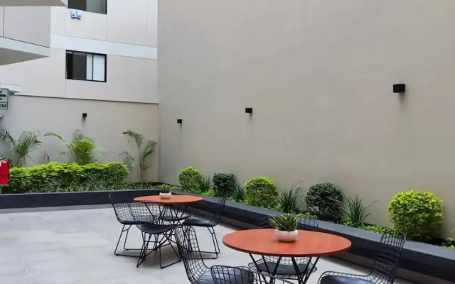 w Stylish Loft With Balcony in Barranco