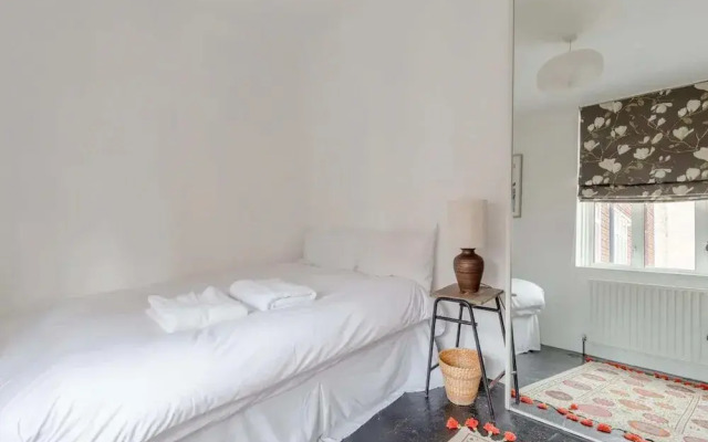 Bright & Spacious 2BD Flat - Hackney