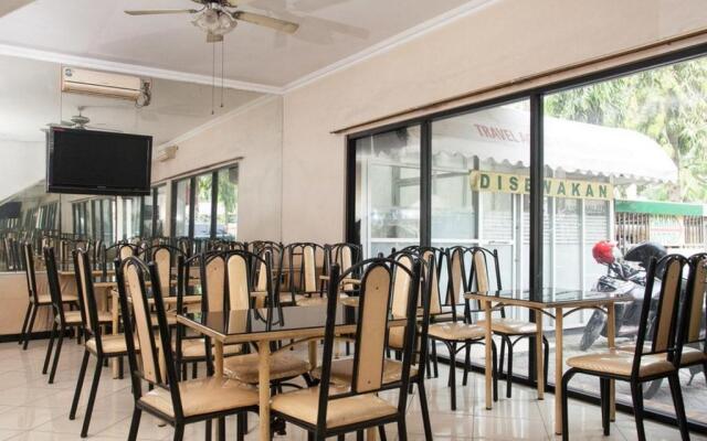 RedDoorz near Juanda International Airport