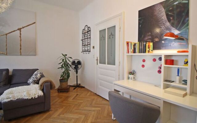 Apartment Tichy Vienna / 10. District