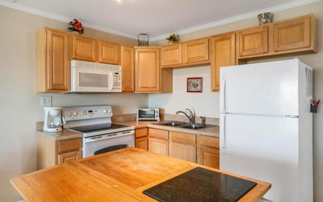 The Hideaway by Oak Island Accommodations