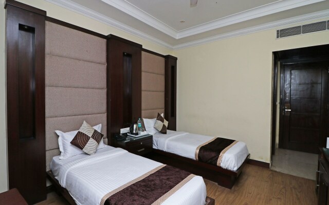 Fabhotel Broadway Inn Nehru Place