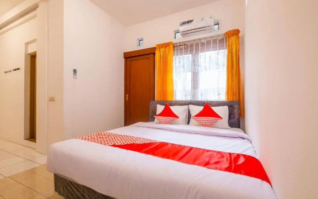 OYO 2728 Sinulingga Residence