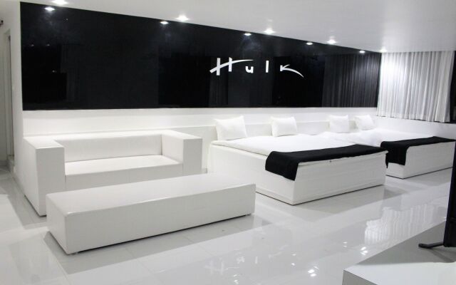 Hulk Hotel