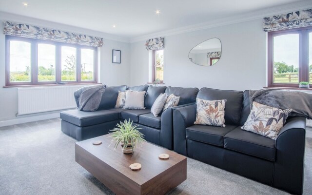 Springfield Lodge - 3 Bedroom Home - Princes Gate
