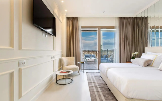 DHotel