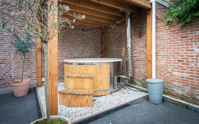 Unieke stadswoning met jacuzzi en sauna max 8 pers