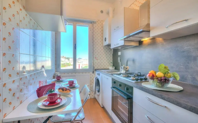 Sofy Apartment- Sea View & Private Parking