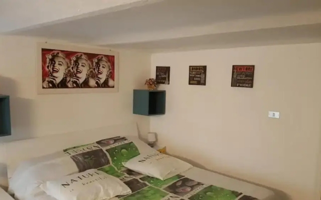 Monolocale Centrale Zona Parco Santuario