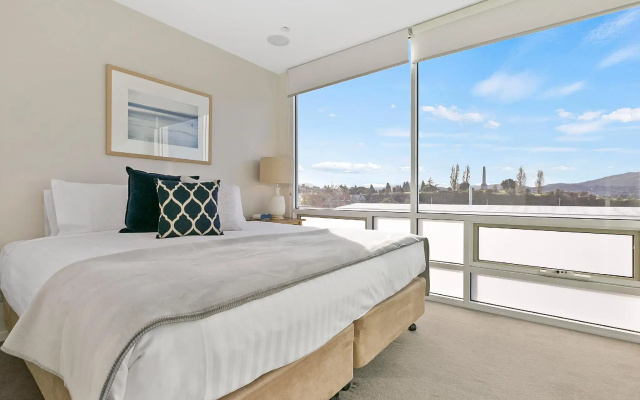 Sullivans Cove Apartments