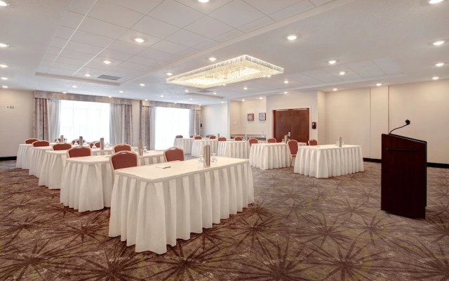 Ramada by Wyndham St. Paul AB