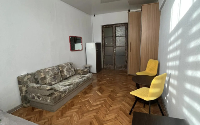 Меблированная комната Family House (Фэмили Хаус) на Красной