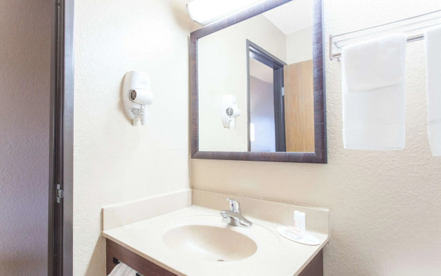 Super 8 by Wyndham Norton VA