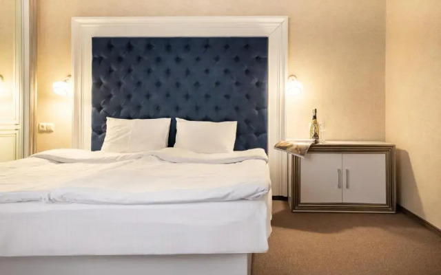 Private Rooms in Hotel Lift 1R