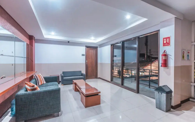 OYO Life 1437 W Residence