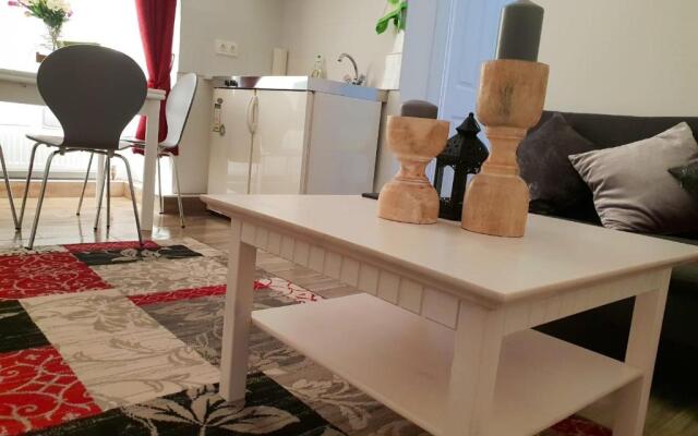 cozy city apartment 5