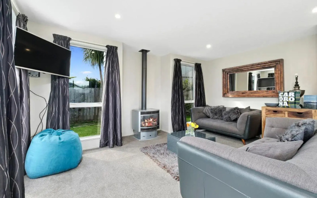 Hideaway on Hunter - Wanaka Holiday Home