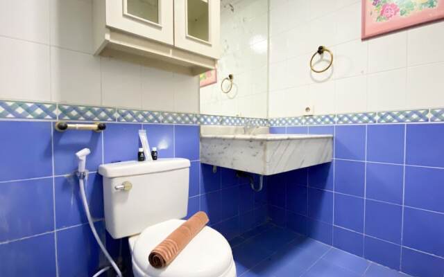 Comfort 2Br At Bona Vista Apartment