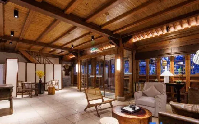 Mingshui Ancient City Zhaobi Inn