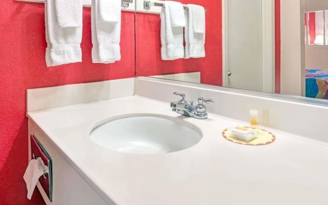 Days Inn & Suites Osceola AR