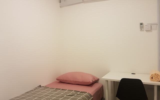 D'Latour Condo by LL