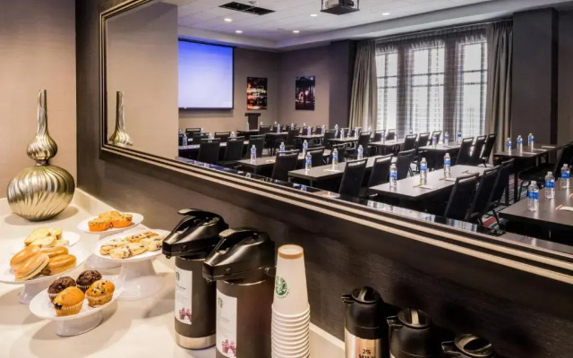 Courtyard Wilmington Downtown/Historic District