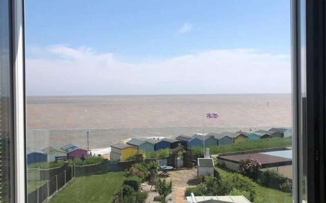 Beautiful 4-bed House in Walton on the Naze