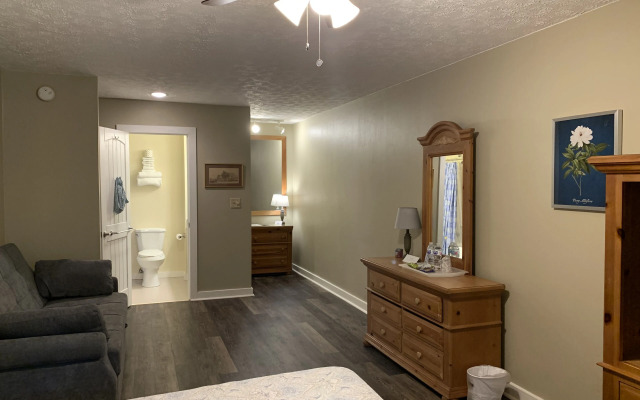 Woodbridge Inn & Tavern