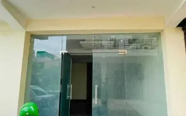 Oyo 92377 Rsk Crown Plaza