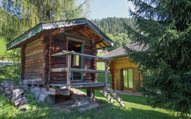 Cosy, Charateristic Chalet Near the Petit Châtel Lifts
