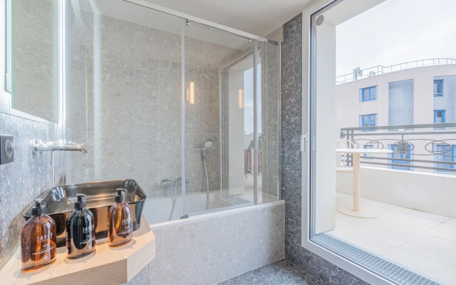 Yuna Porte Maillot - ApartHotel