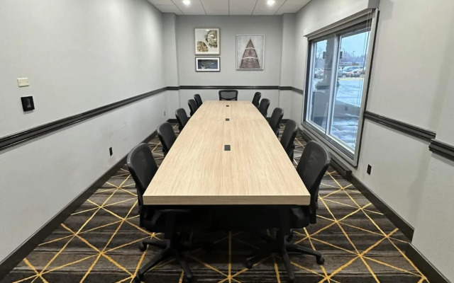 Holiday Inn Detroit Lakes by IHG