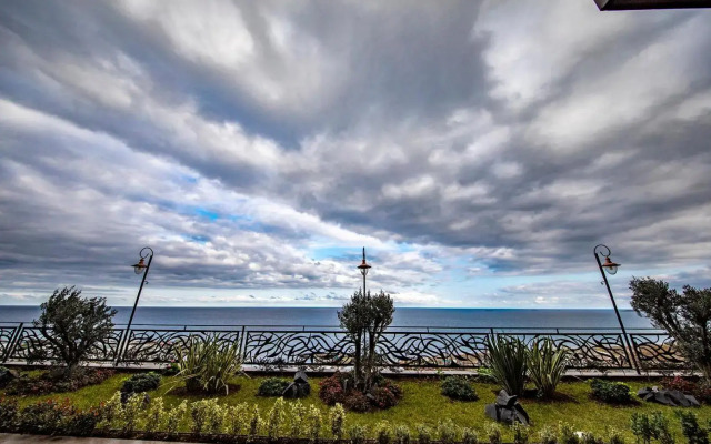 Peerless Villas Hotel
