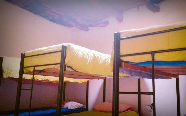 Yaalir At'mu - Hostel