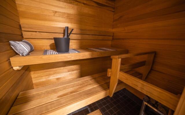 ULEABO New, Light and Roomy 61m² Apartment With Sauna!