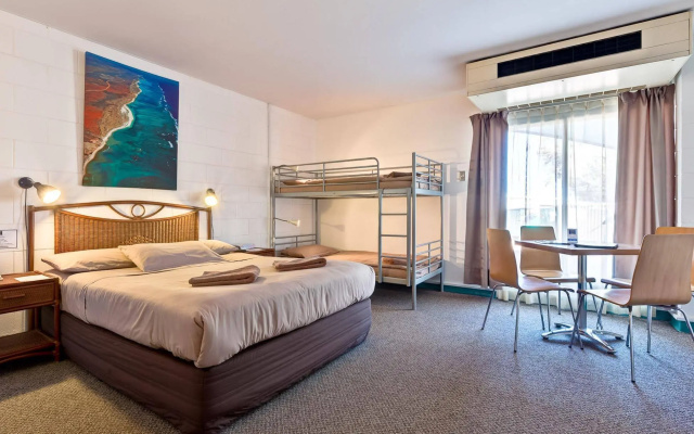 BEST WESTERN Sea Breeze Resort Exmo – Guest Rooms – North West Cape