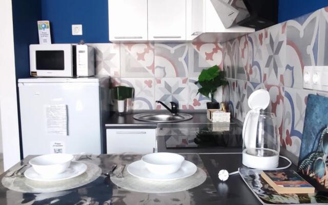 Apartments on Melnikaite street 144k1