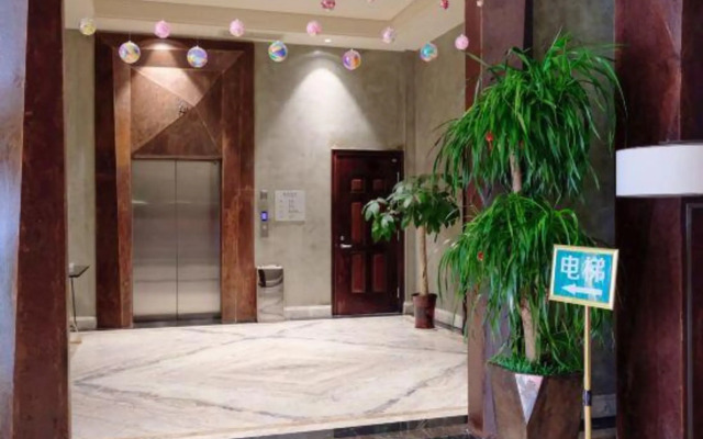 Four Seasons Qingteng Hotel (Beilun Chunxiao Wanren Beach)