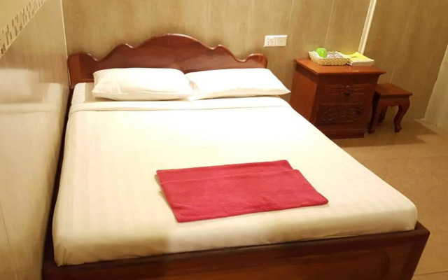 Lucky 2 Guesthouse