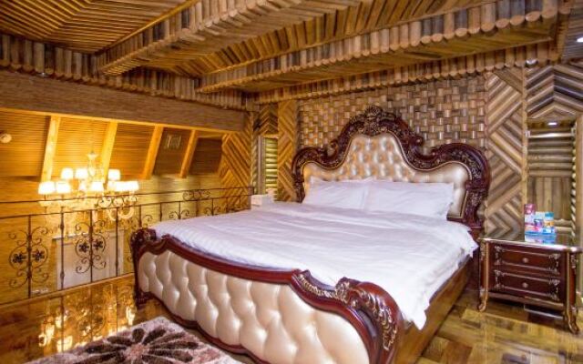 No.7 Theme Hotel