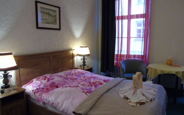 Grand Luxury Hotel