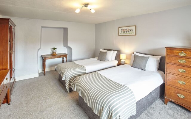 Host Stay Buckingham Square