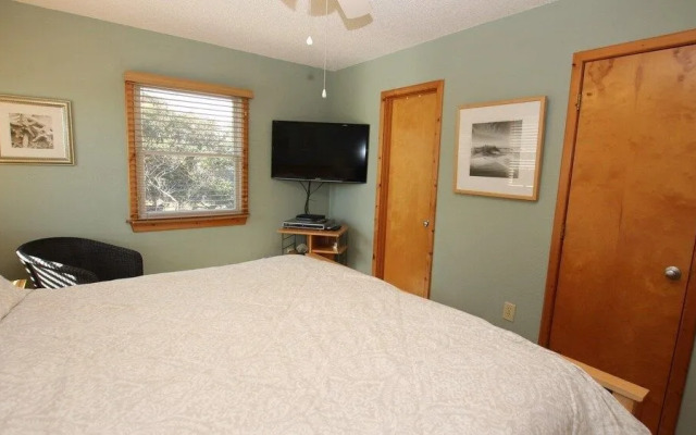 Crab's Day Off - 5 Br Home