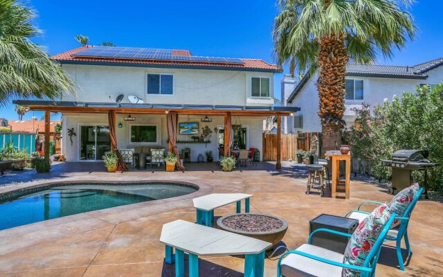 Poolside Sanctuary With Patio, Hot Tub & Firepit 3 Bedroom Home