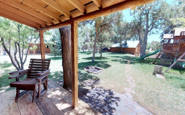 Stunning Apple Lane Log Cabin