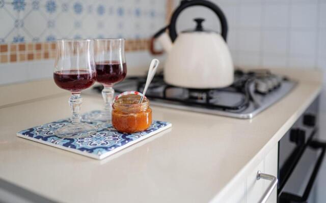 Aquamarine Apartment