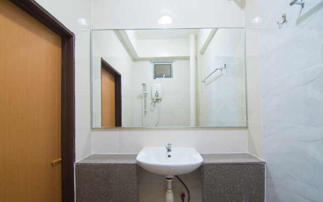 OYO 528 Sea Princess Hotel
