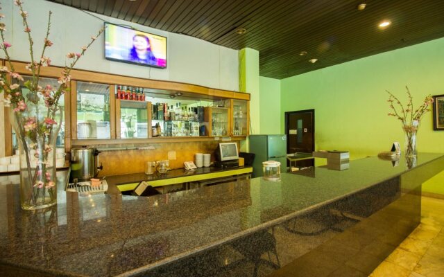 Super OYO Townhouse 2 Hotel Gunung Sahari